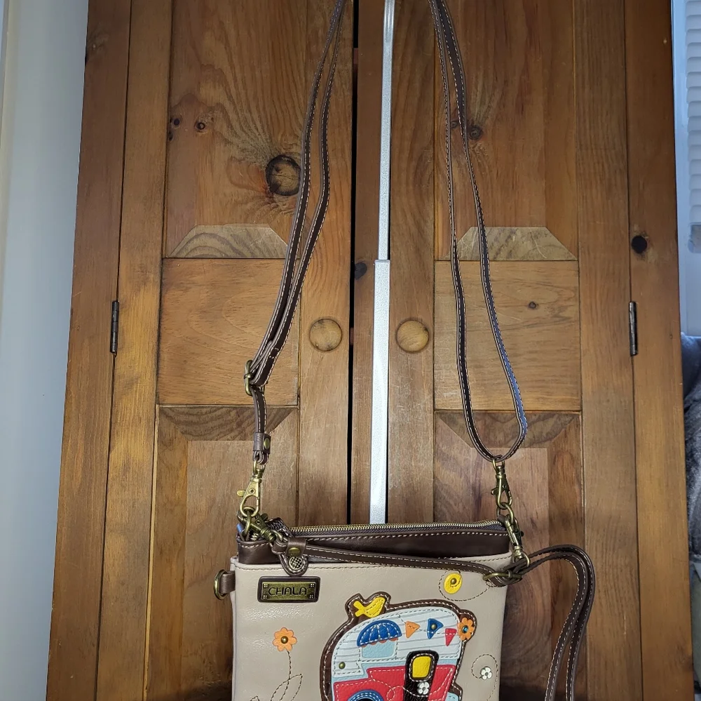 Chala Crossbody Bag with Camper Design - Picture 7 of 15
